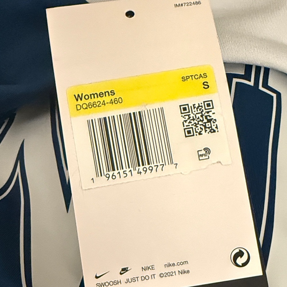 NWT Nike Women's Team Sportswear Long-Sleeve Top - Picture 4 of 6